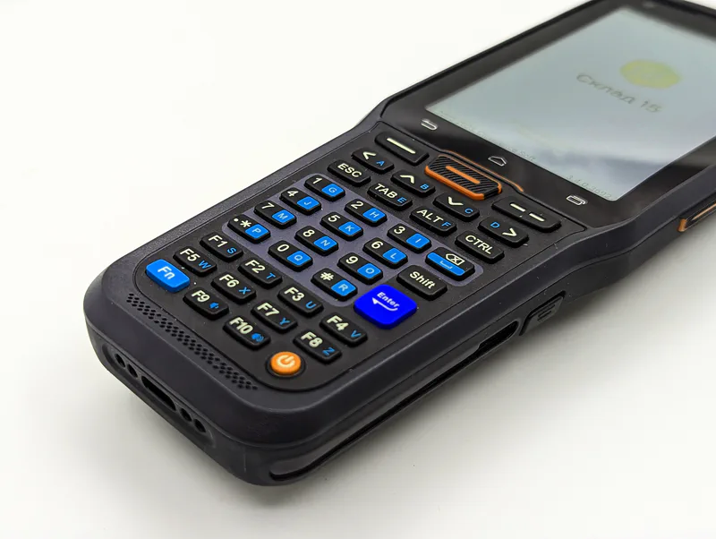 Работа с кнопочным ТСД в перчатках