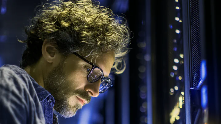 Что входит в обязанности системного администратора: полный список и функции