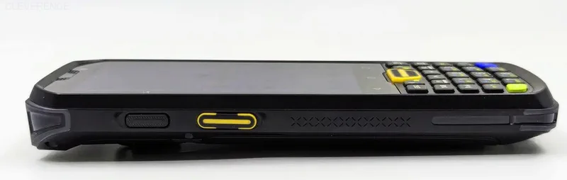 Разъёмы и элементы управления сбоку