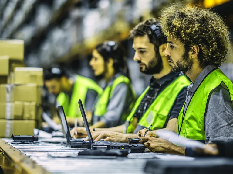 Полочный стеллаж по принципу FIFO