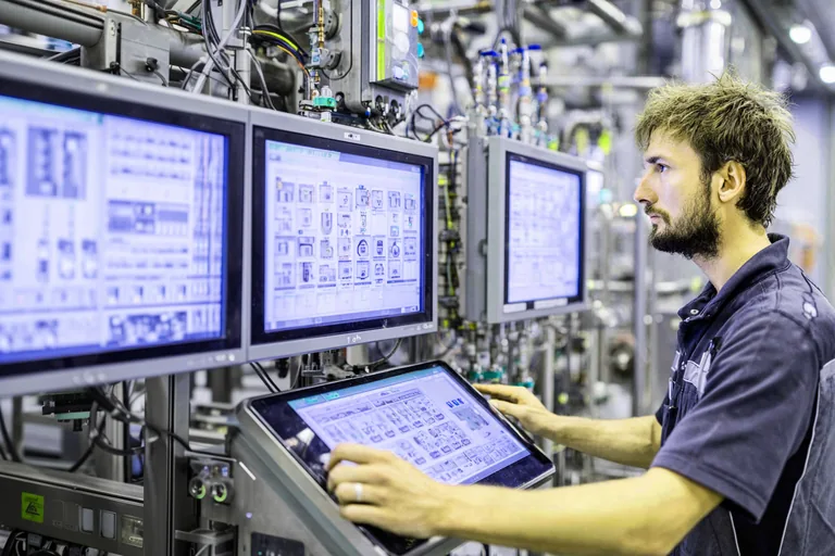 Роботизированная линия на производстве