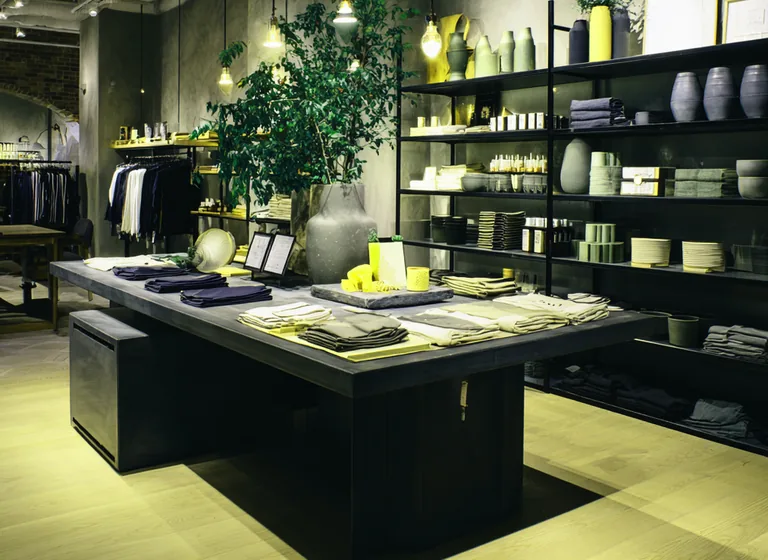 Фото магазина спортивной и повседневнйо одежды