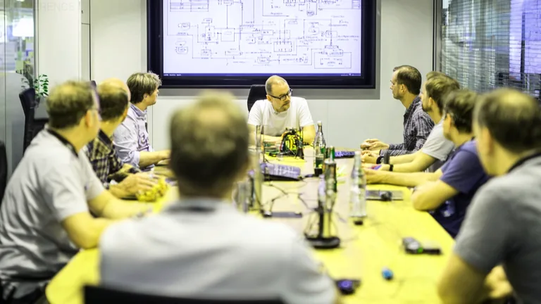 ИТ-специалисты за работой