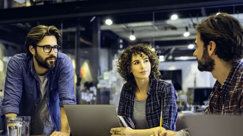 Обязан ли работодатель внедрять кадровый электронный документооборот в 2025 году