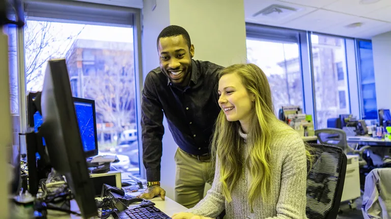 Графический интерфейс SQL Developer с таблицей