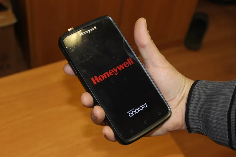 Внешний вид и разъемы