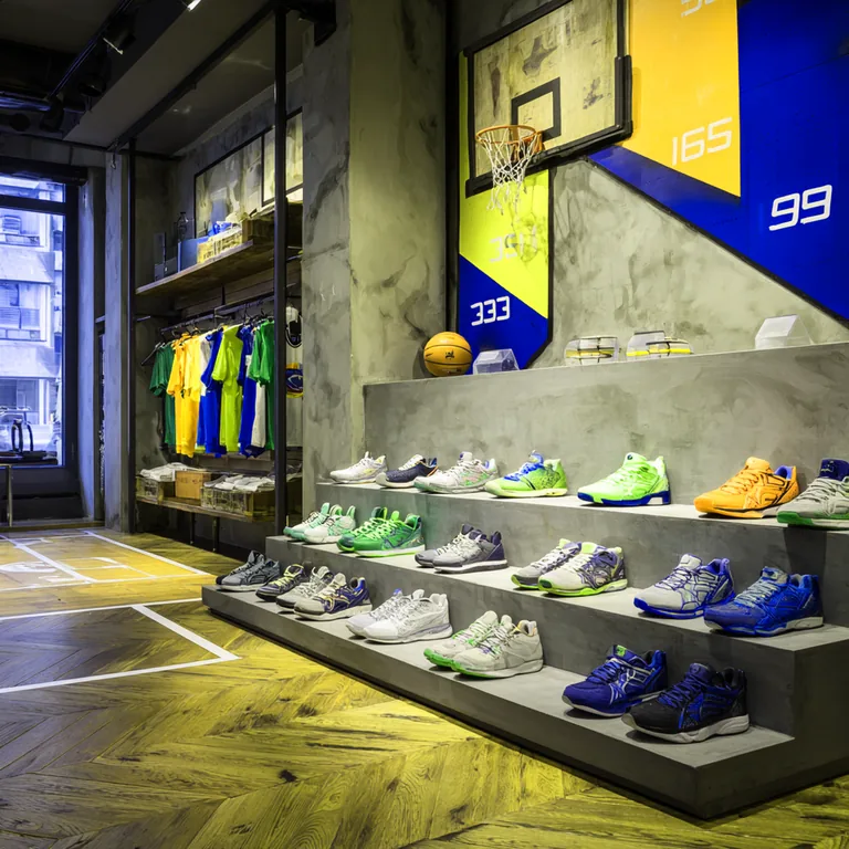 магазин спортивной обуви