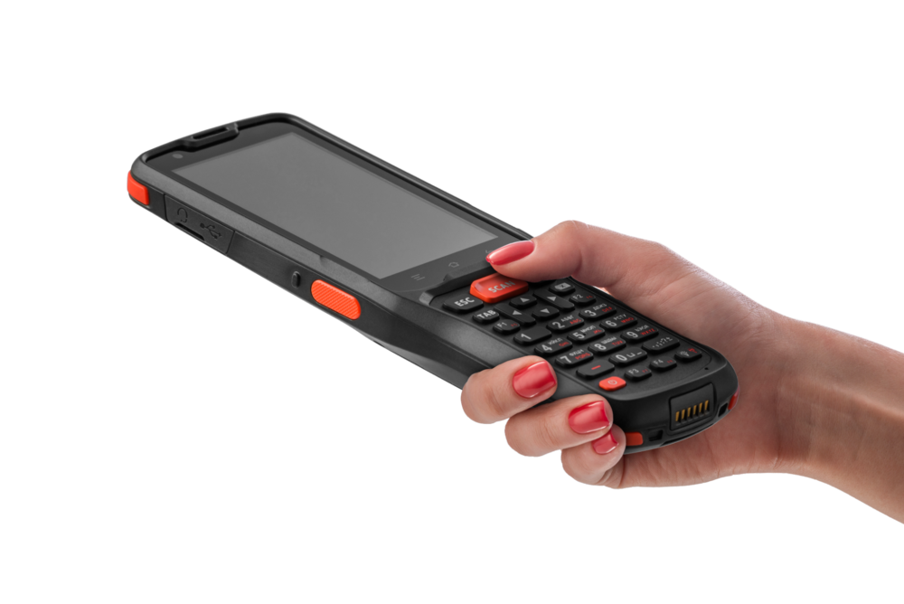 Сканер Атол Smart.Lite в руках